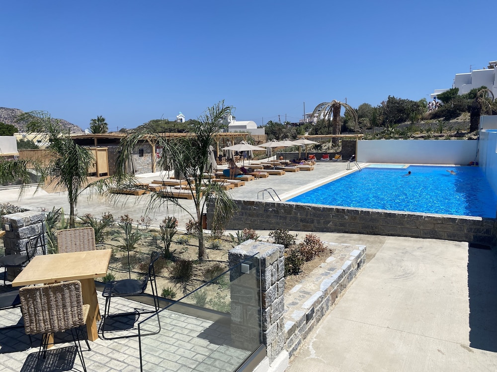 Helios Beach Hotel & Bungalows 28/48