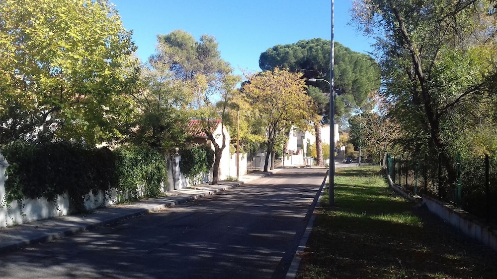 C&H Aravaca Garden 46/52