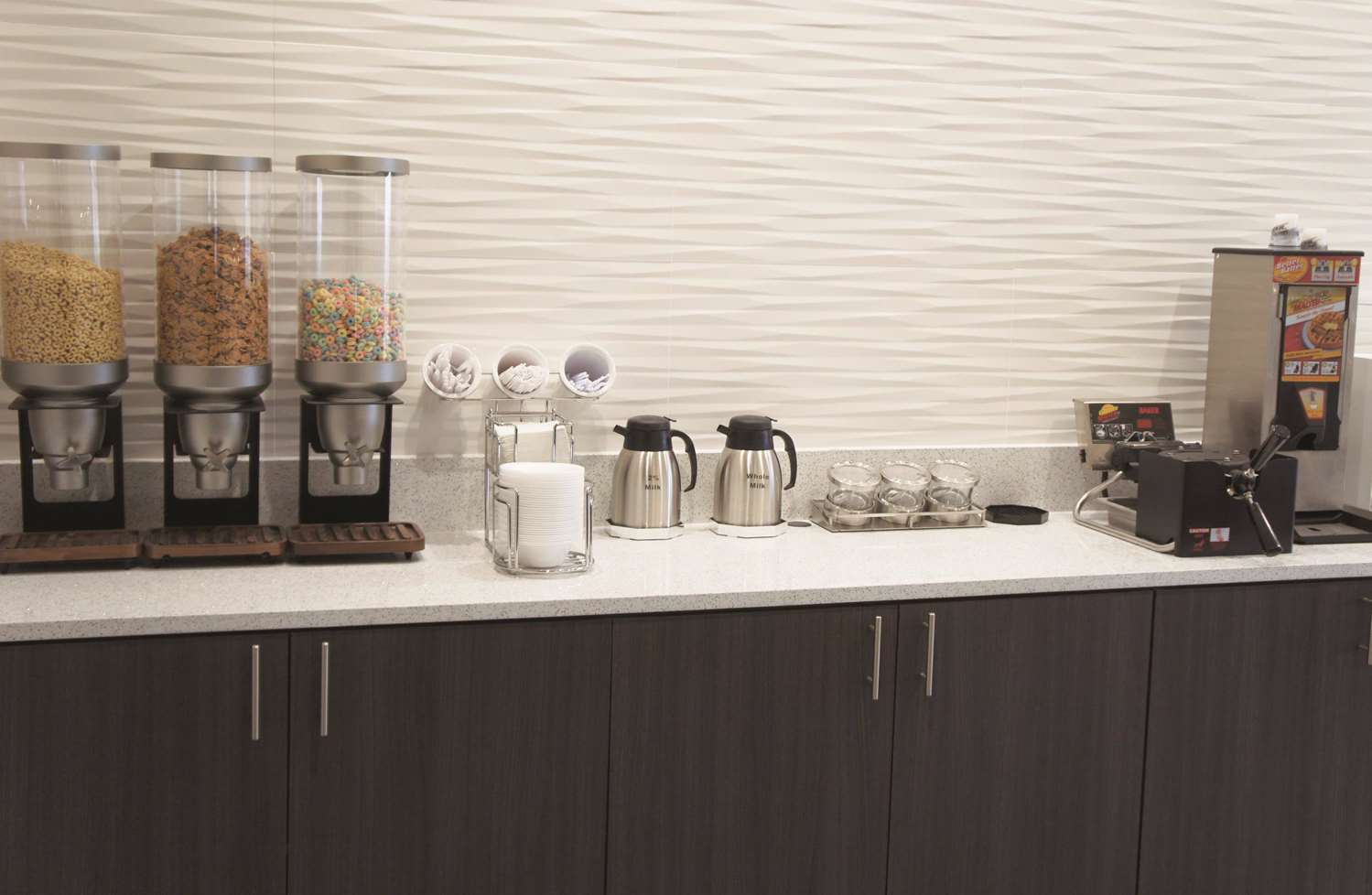 La Quinta Inn & Suites by Wyndham Wichita Airport 52/56
