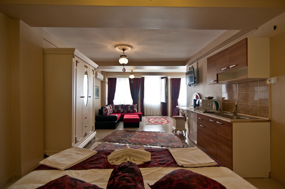 Safran Suites Apart 5/50