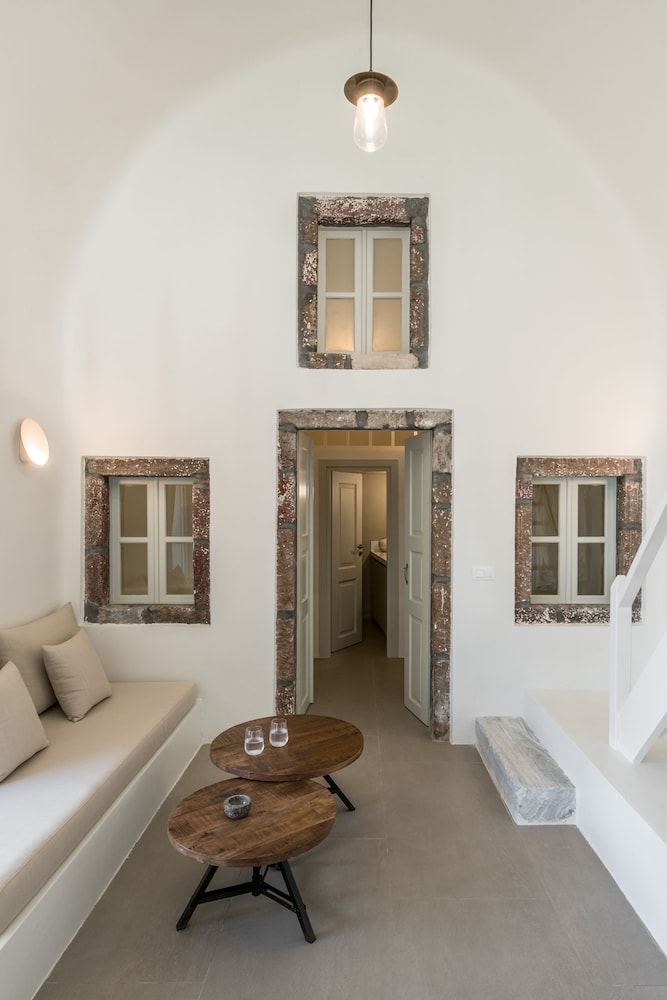 Enigma Apartment 25/50