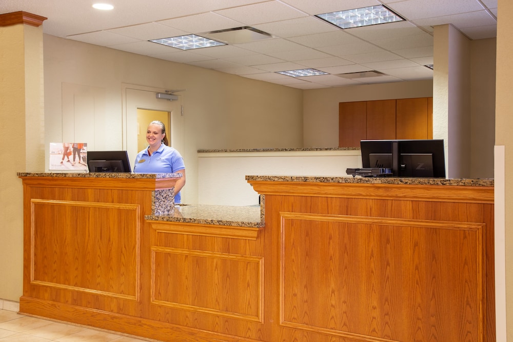 Candlewood Suites Kenosha 7/39