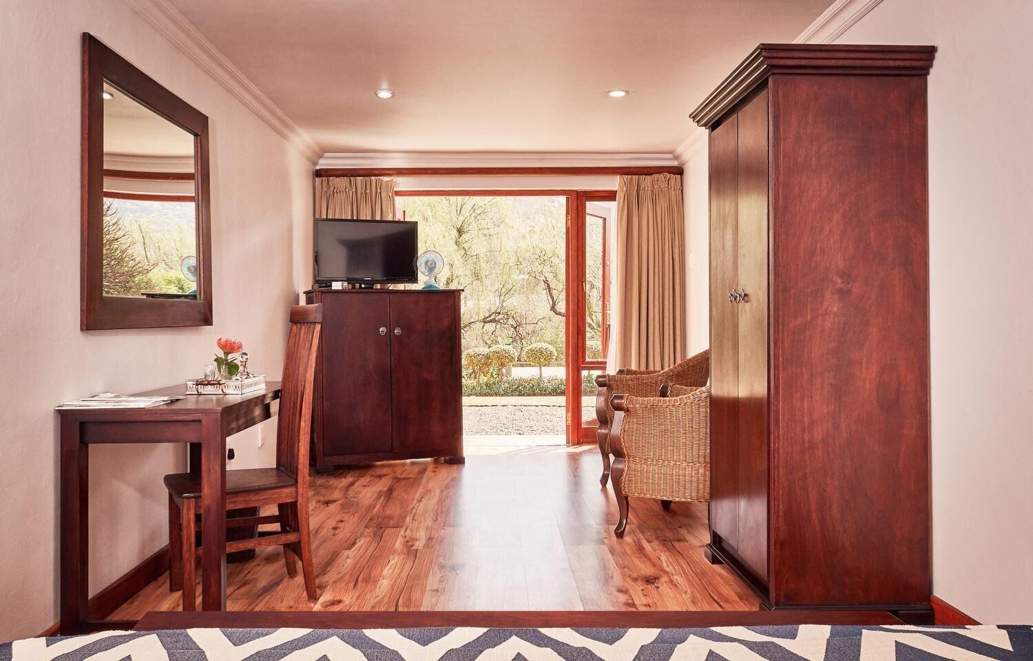 Riverwalk B&B 12/48