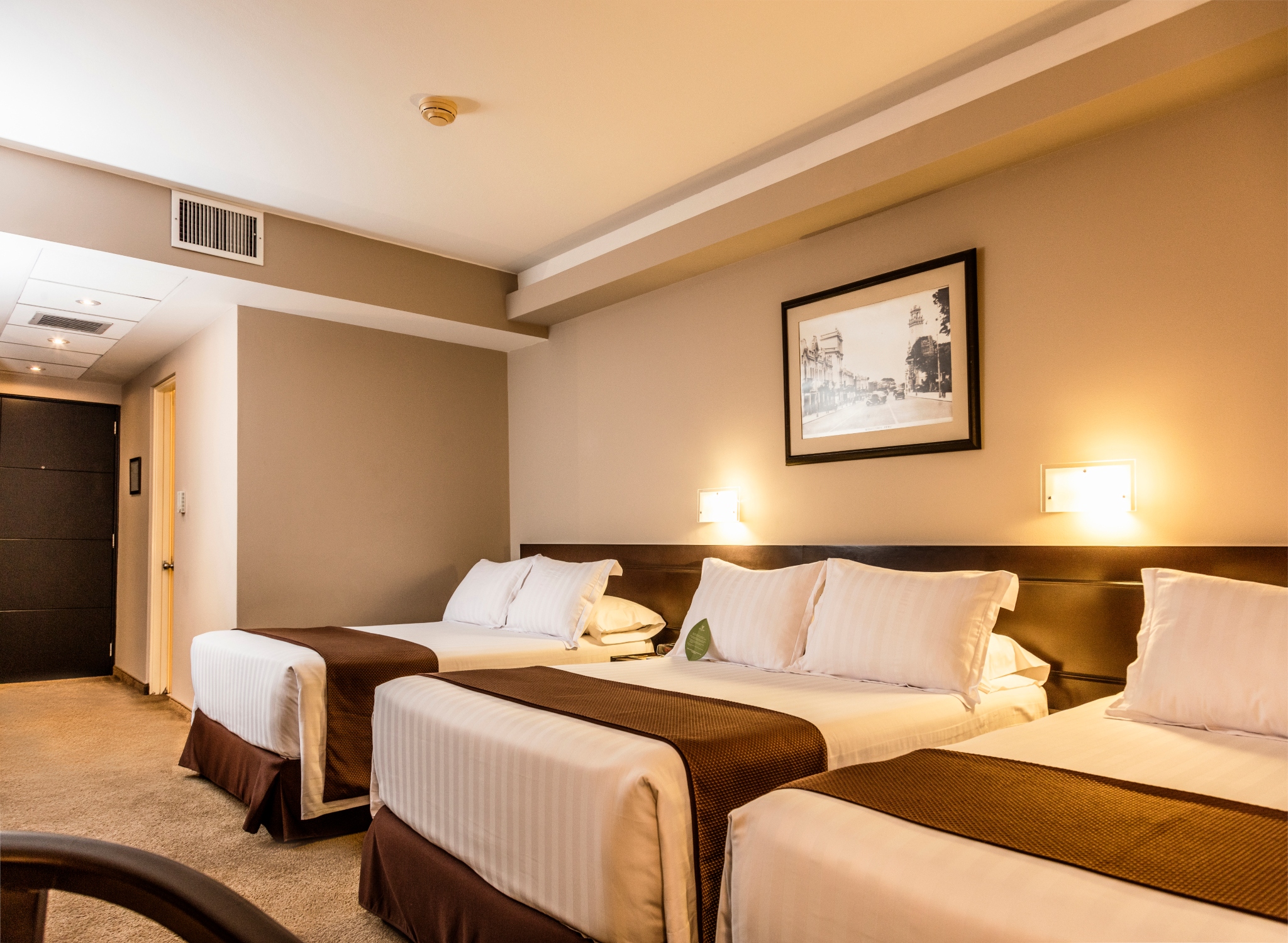 ROOM, TRIPLE