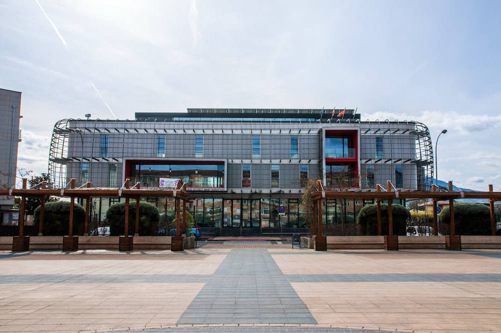 Ibis Styles Pamplona Noain 1/36