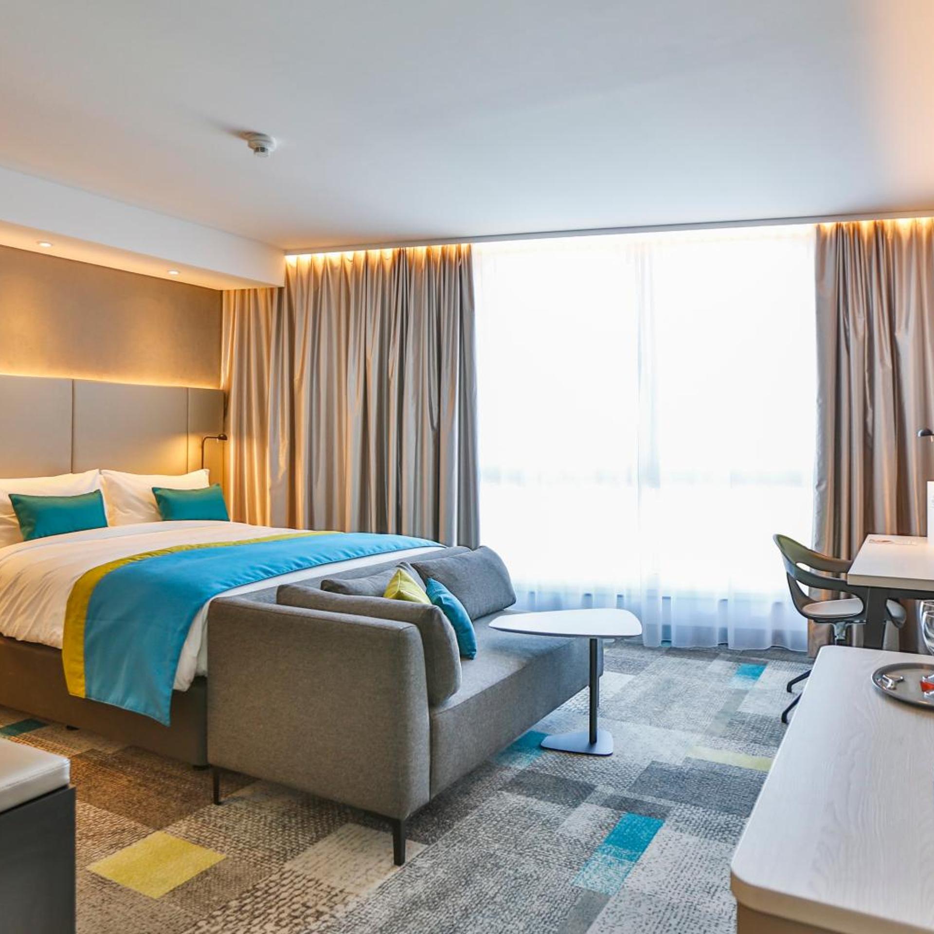Standard, King Bed, Queen Bed, Bath and Shower