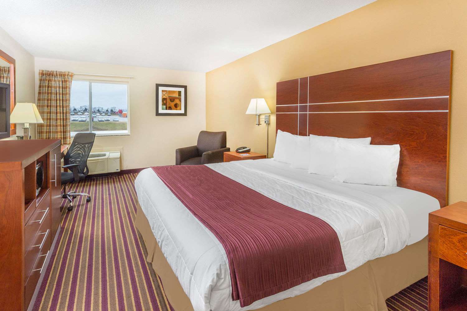 Baymont by Wyndham Bowling Green 8/36