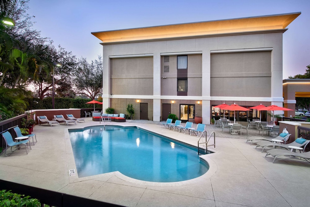 HAMPTON INN NAPLES I-75 5/59