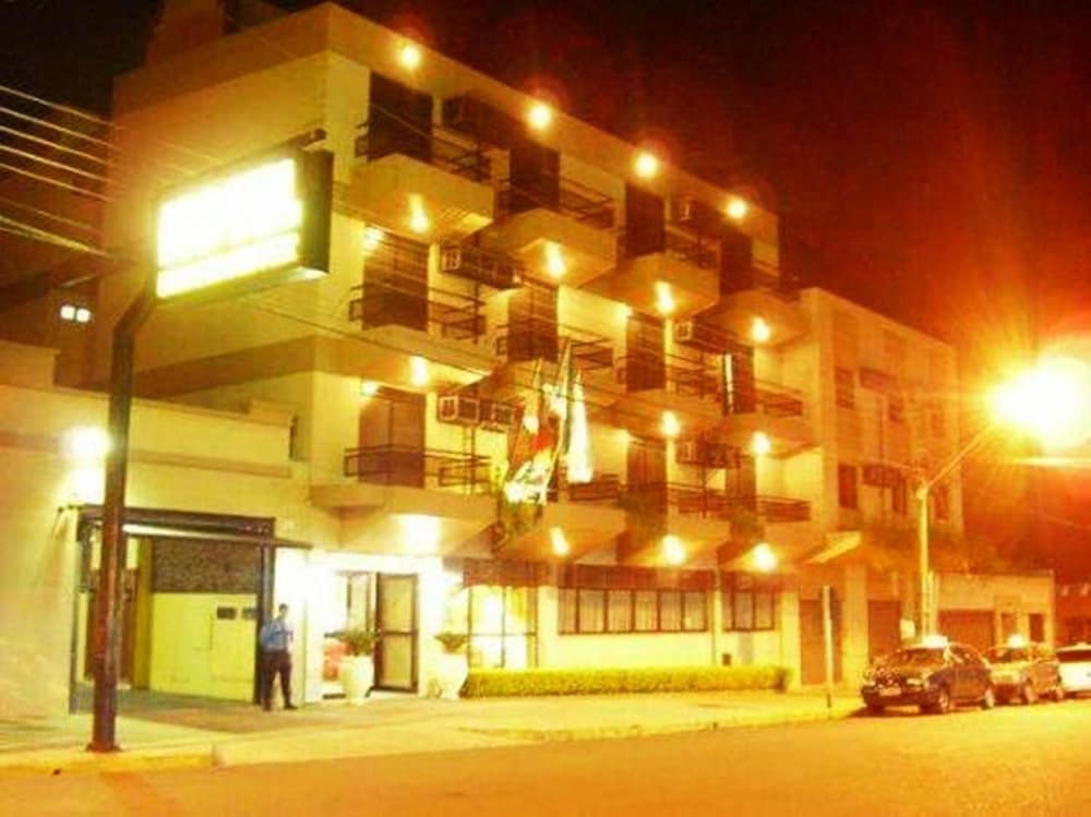 River Hotel 2/50