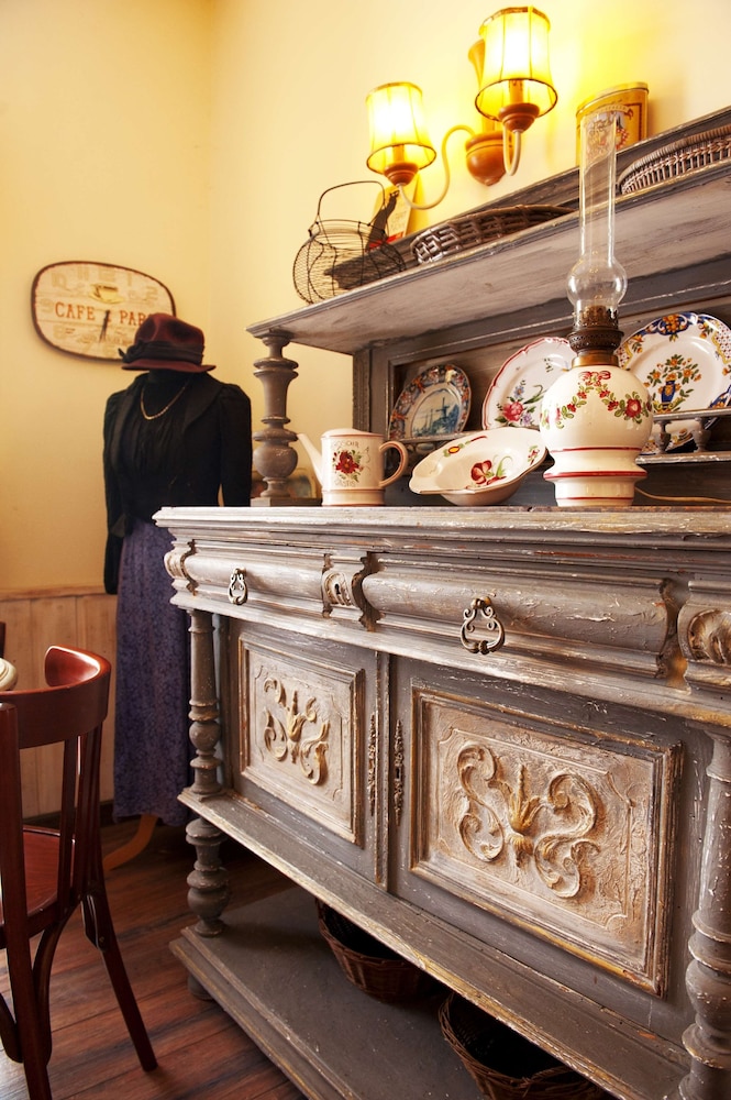 Lobby at The Originals Du Parc Avignon Est, ENTRAIGUES-SUR-LA-SORGUE