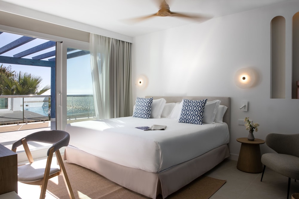 Seascape, Suite, King Bed, Sofa, Private Pool