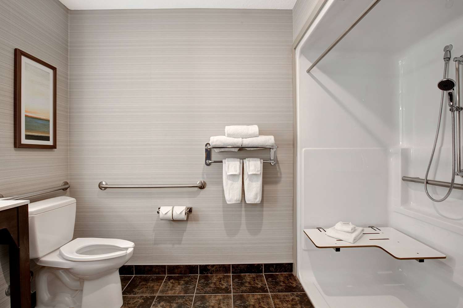 Days Inn & Suites by Wyndham Yorkton 37/38