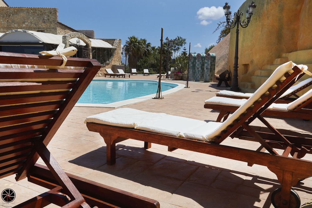 GRAND HOTEL LA BATIA 7/60