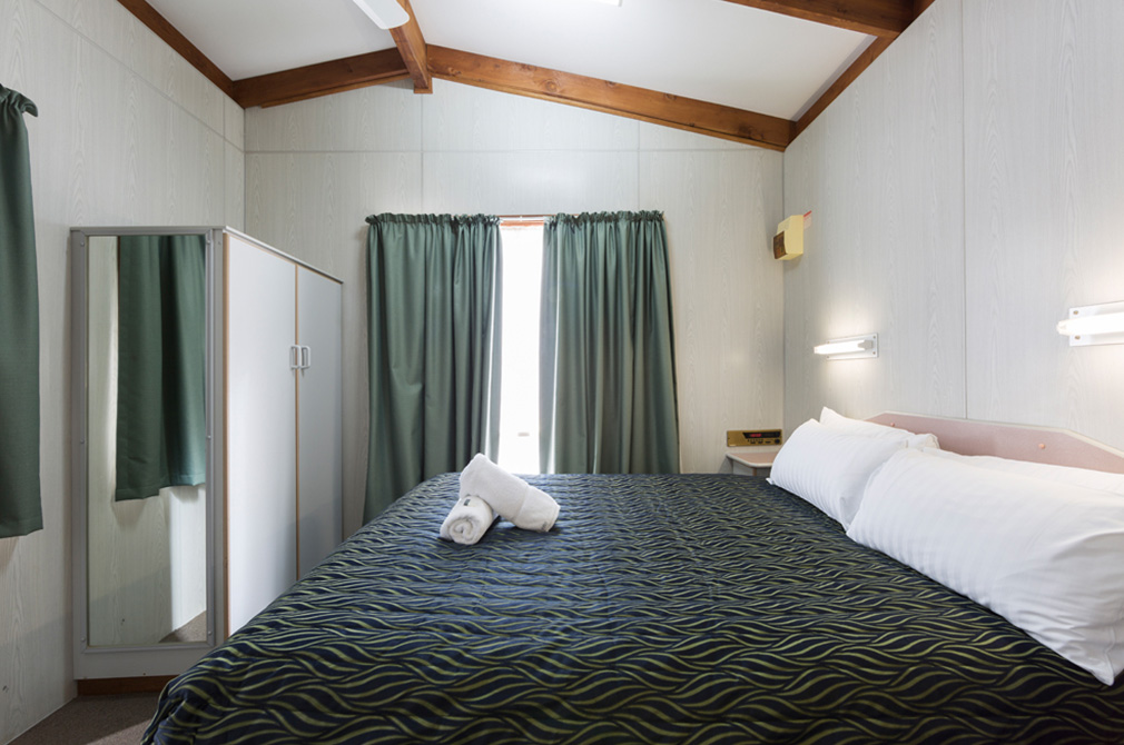 2 Bedrooms, Cabin