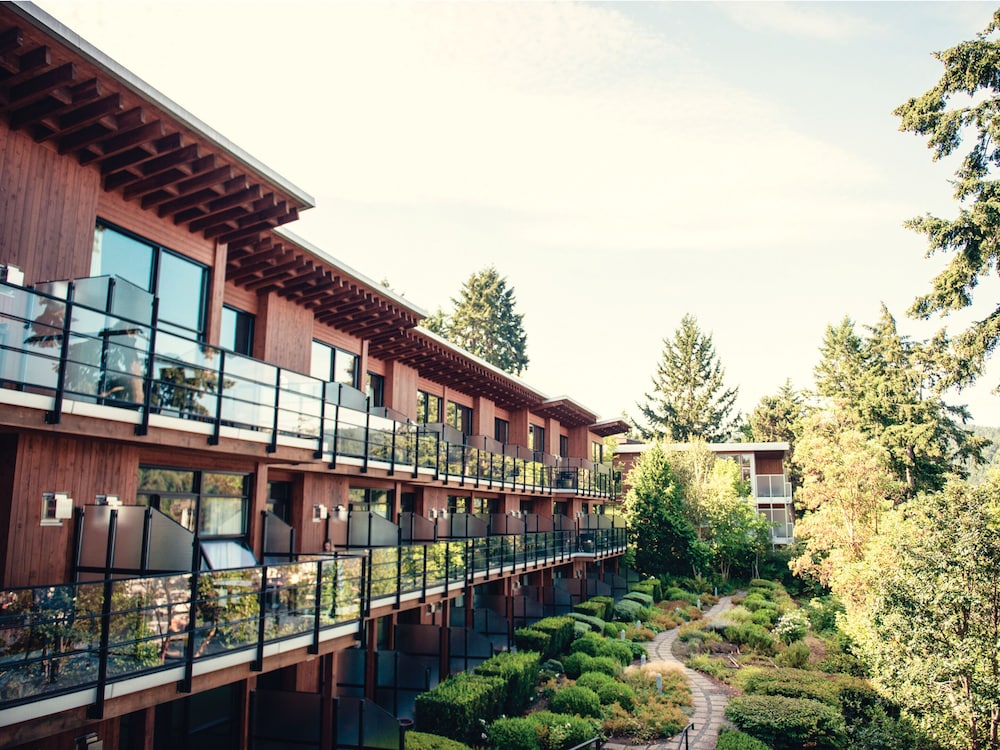 Brentwood Bay Lodge Spa 4/64