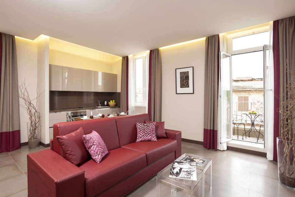 Residence Trianon Borgo Pio 33/72