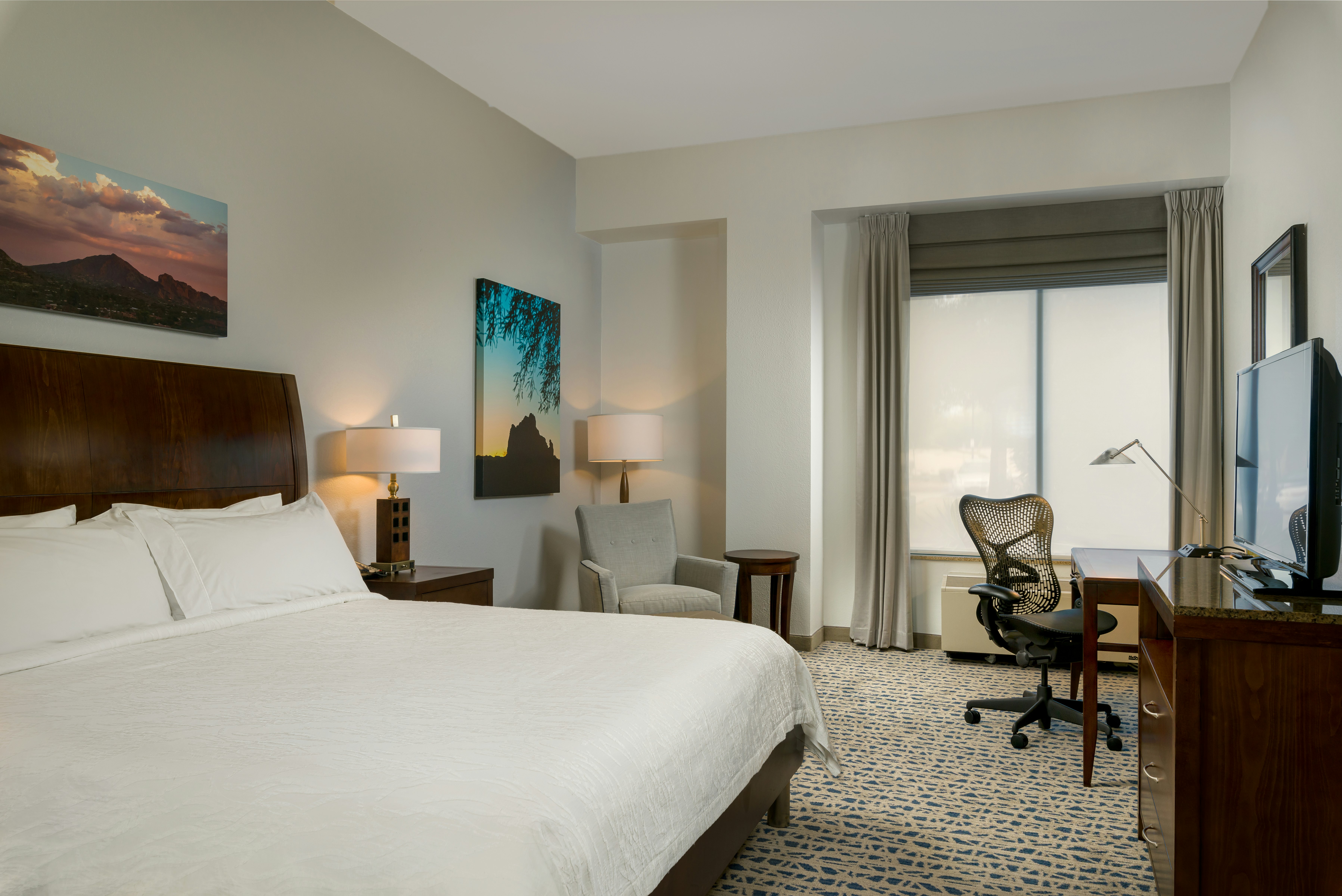 ROOM, KING BED