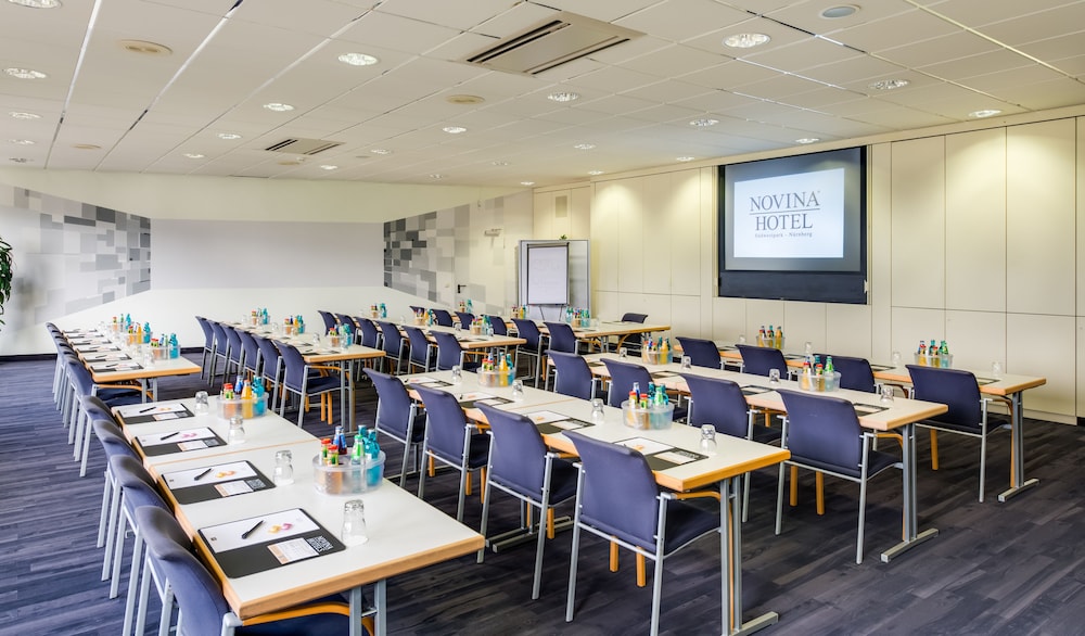 Novina Hotel Sudwestpark Nurnberg 62/68