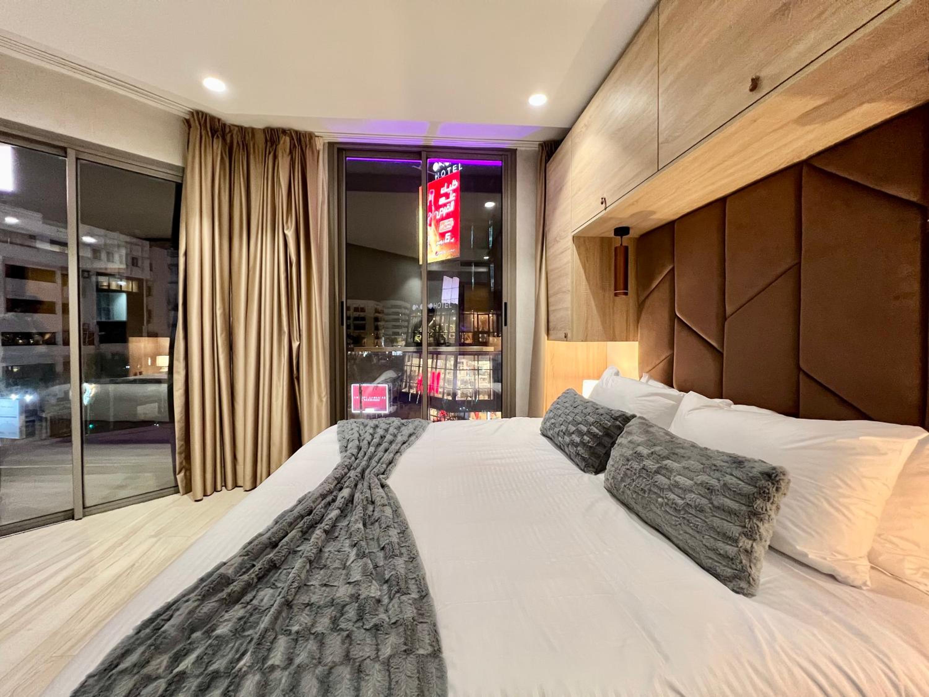 Zen Suites Hotel 30/67