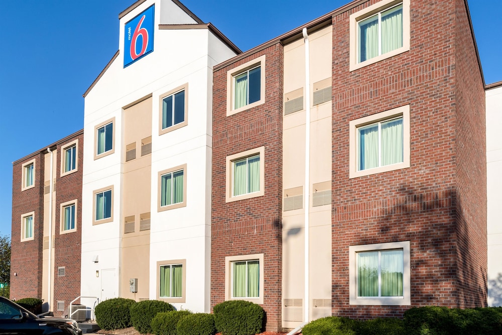 Motel6 West Des Moines, IA 7/52