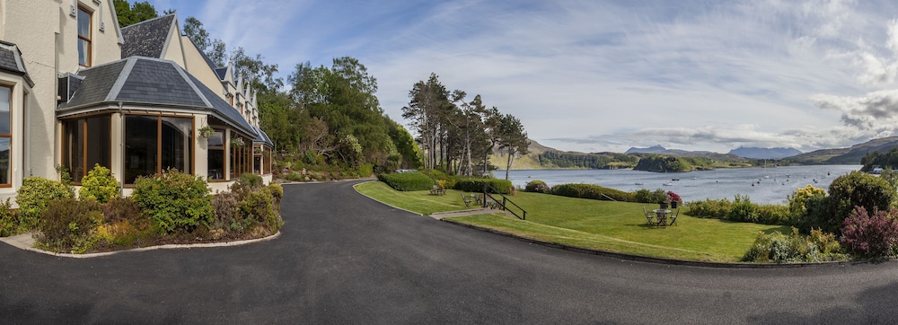 CUILLIN HILLS HOTEL 53/57