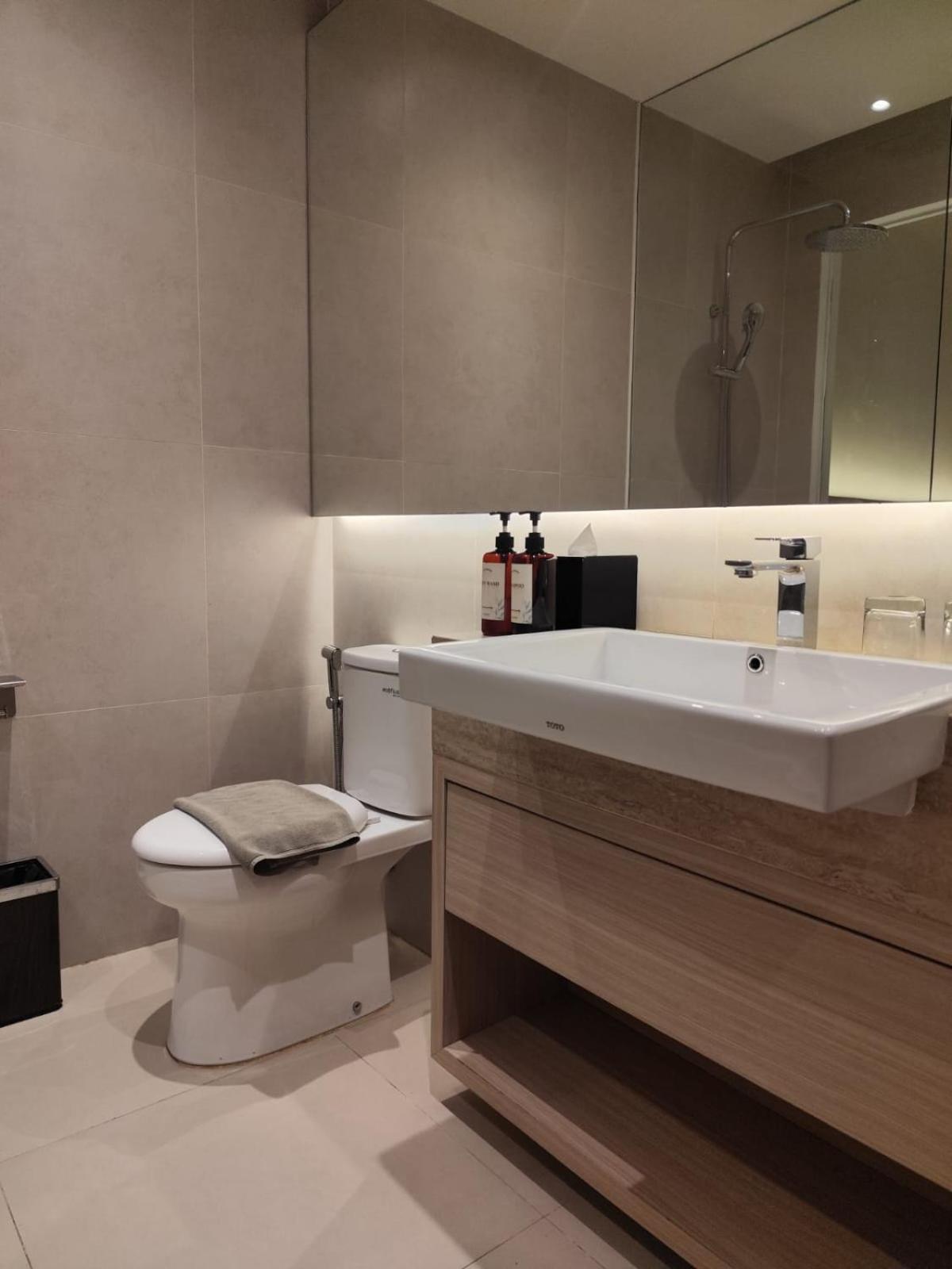 Ow Hotel Boutique Kemayoran 43/44