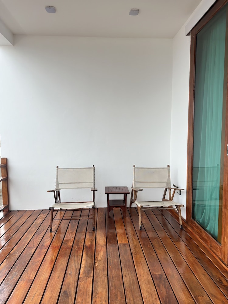 Phi Phi Mountain Beach Resort 8/47