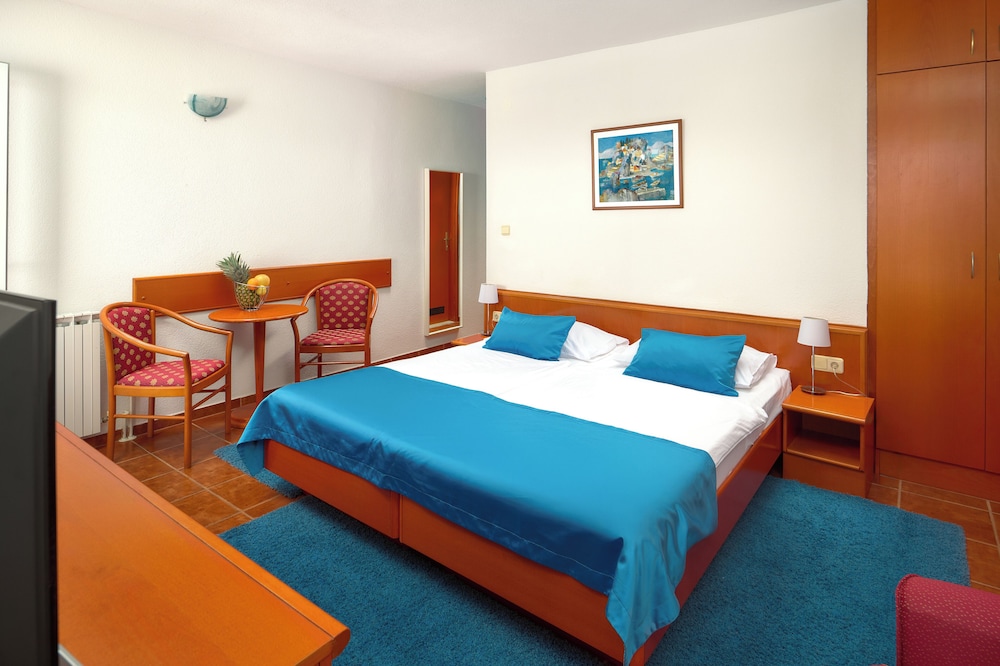ADRIATIQ HOTEL FARAON 12/50