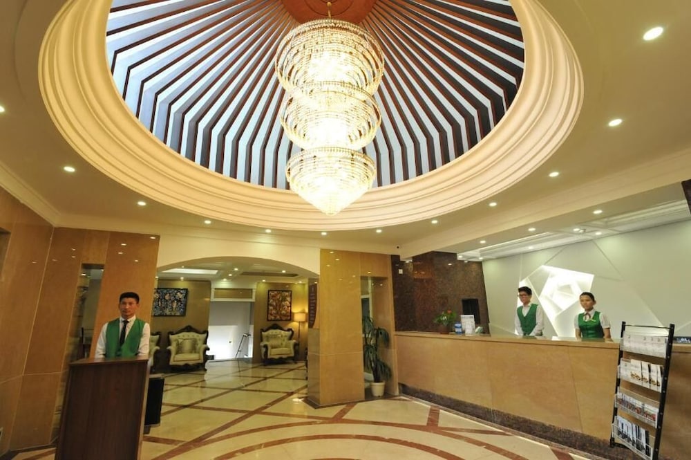 Flower Hotel 8/49