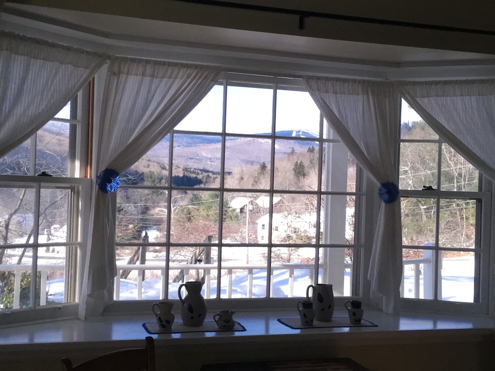 Deerhill Inn 34/77