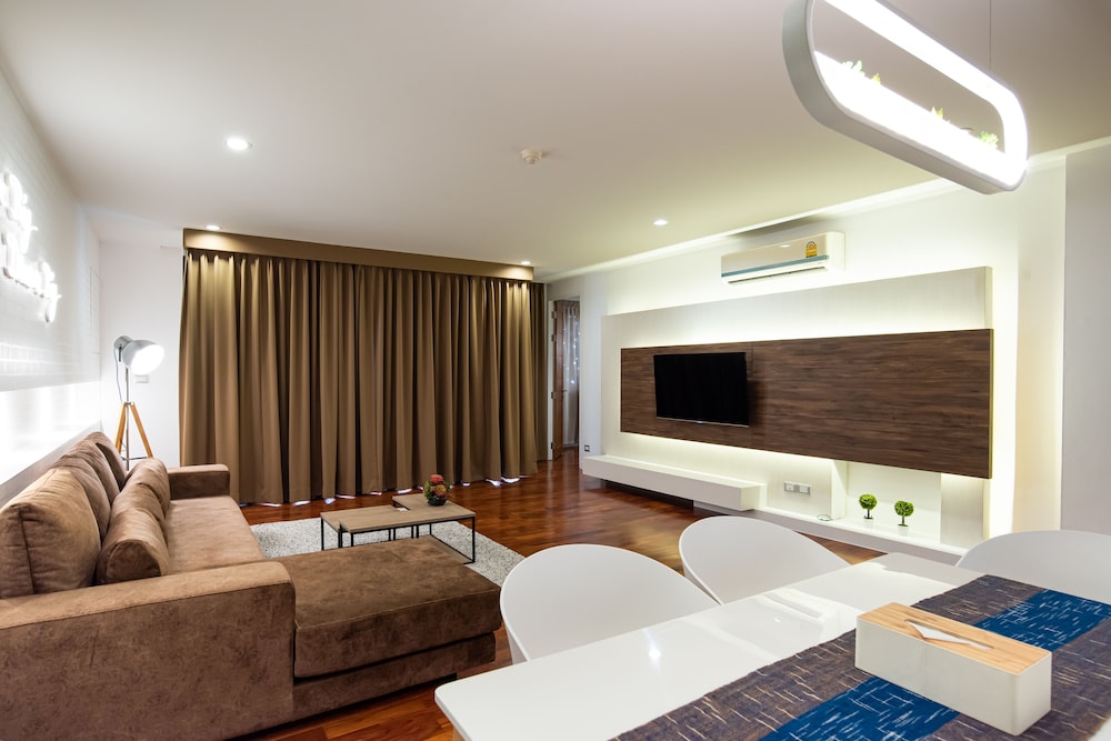 Benviar Tonson Residence 37/50