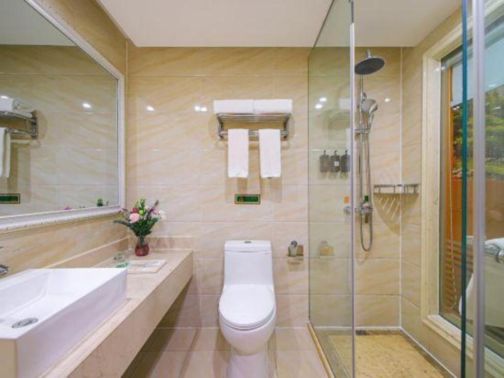 Vienna Hotel (Suzhou Fashion stage Yangcheng Lake store) 42/46