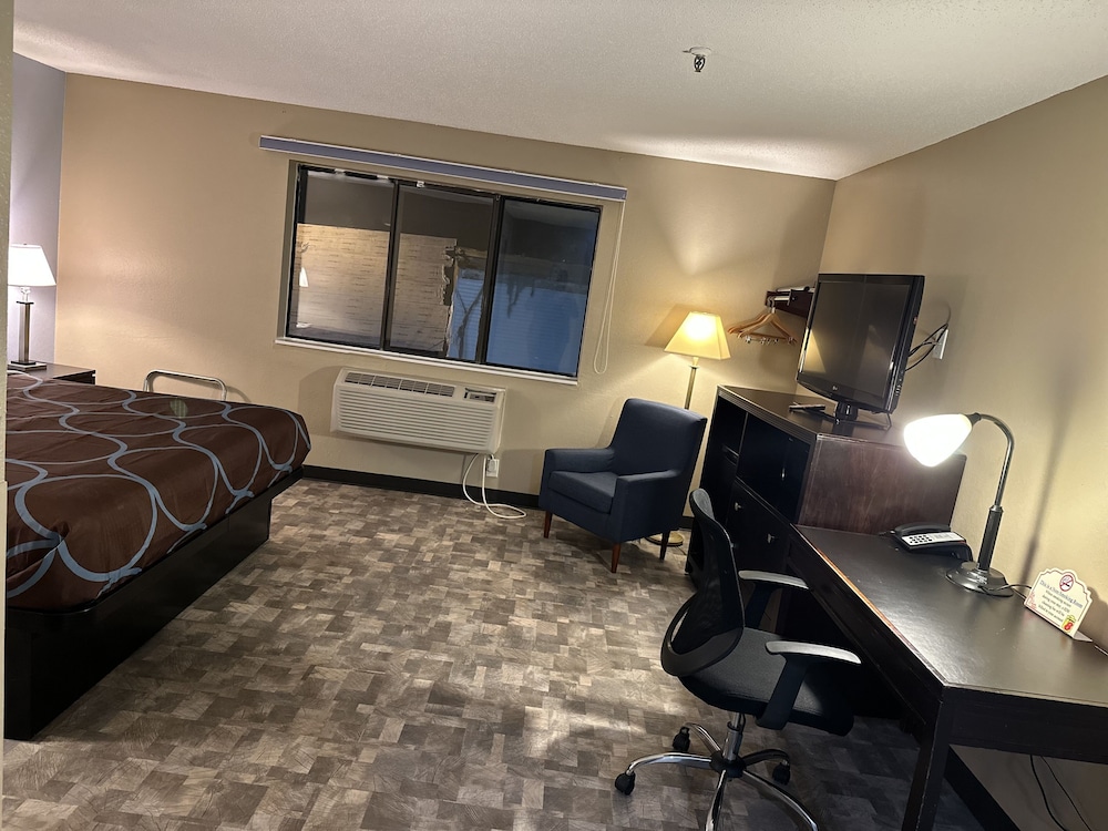Super 8 By Wyndham Baltimore/Essex Area 13/20