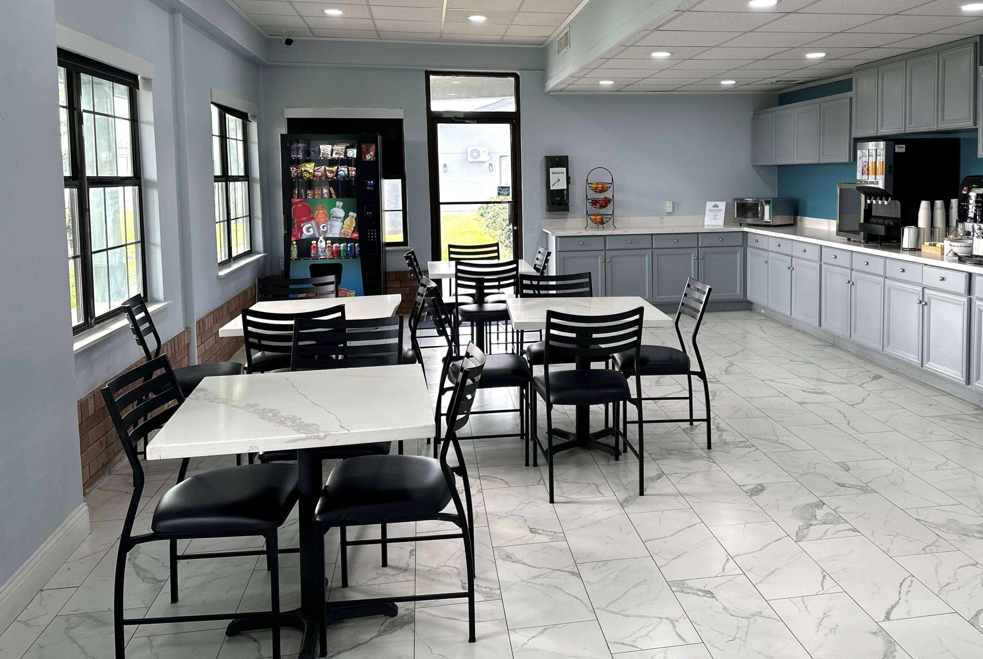 Days Inn By Wyndham Lake Charles 25/32