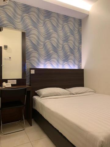 The Regency Garden Hotel 8/50