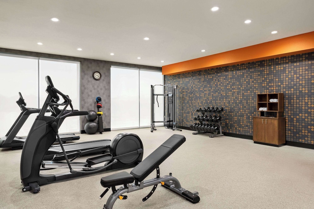La Quinta Inn & Suites by Wyndham Austin South 40/53
