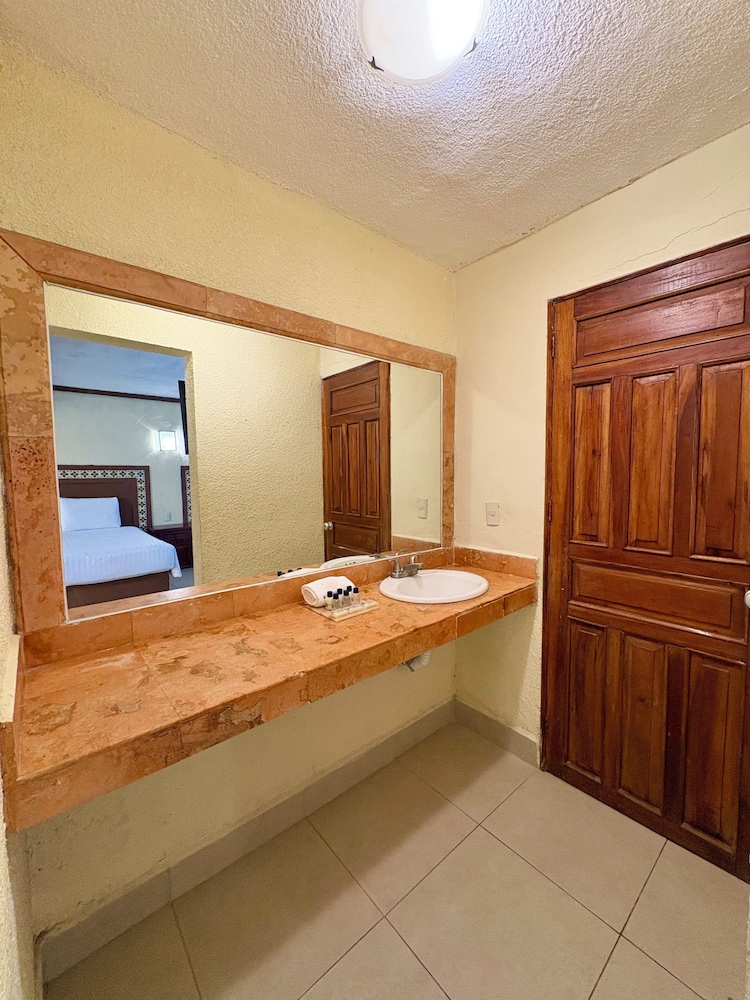 Suites Cancun Center 35/57