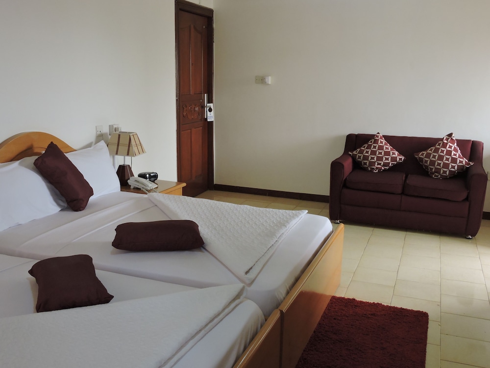 All Seasons Hotel 19/39