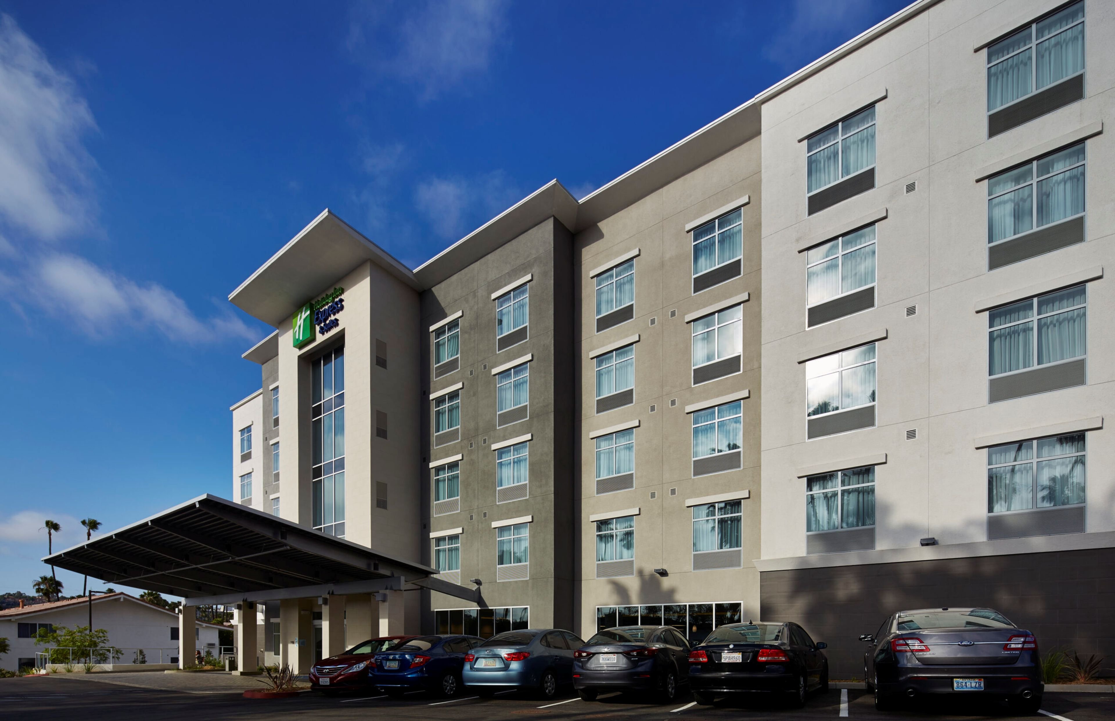 Holiday Inn Express & Suites San Diego - Mission Valley 4/61