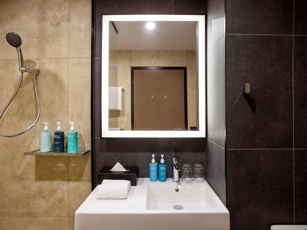 Novotel Devonport 48/50