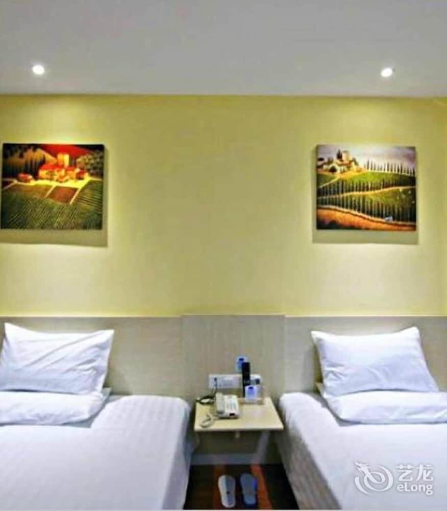 Mercure Qingdao Zhanqiao 24/46