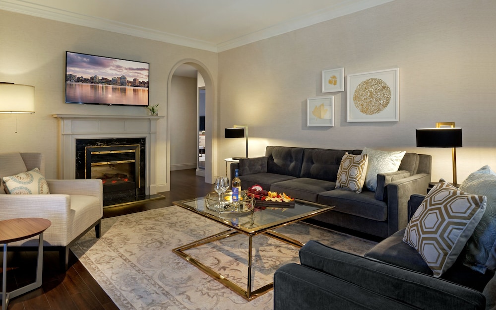 Lord Nelson Hotel And Suites 37/61