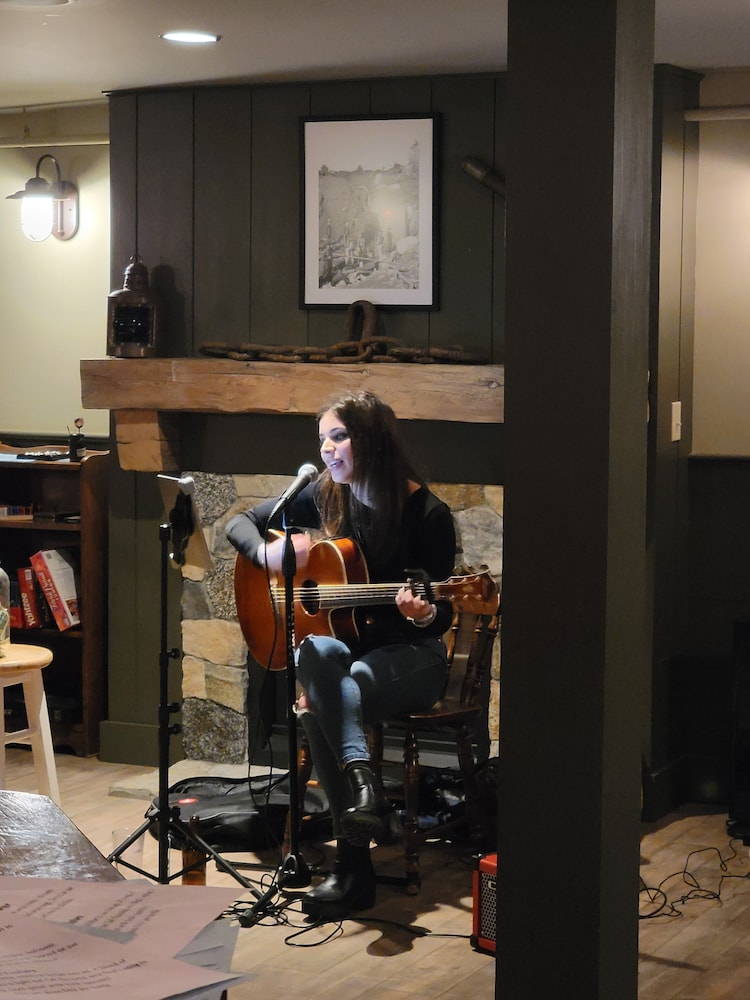 East Wind Inn 66/75