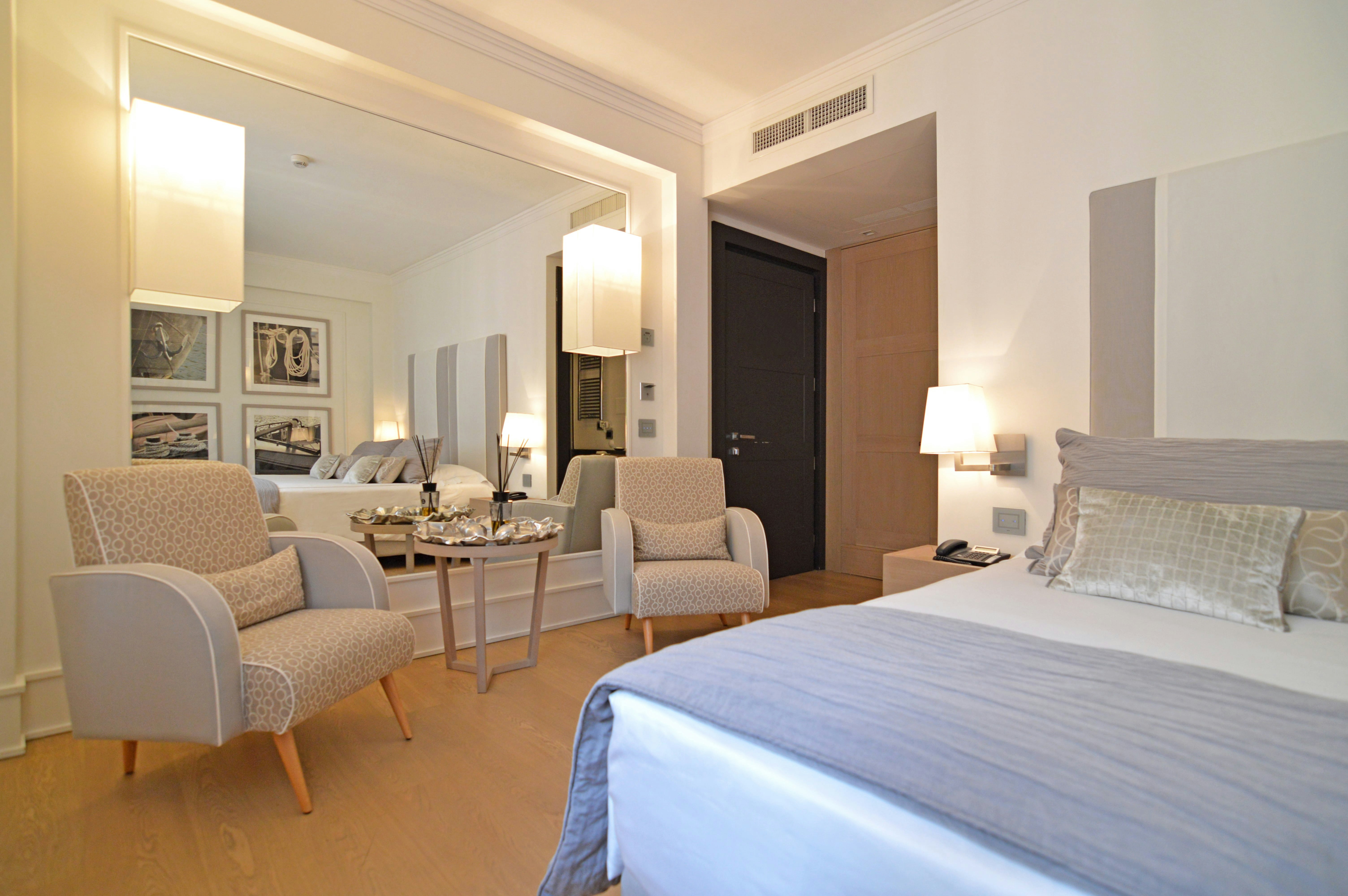 Eight Hotel Paraggi 18/92