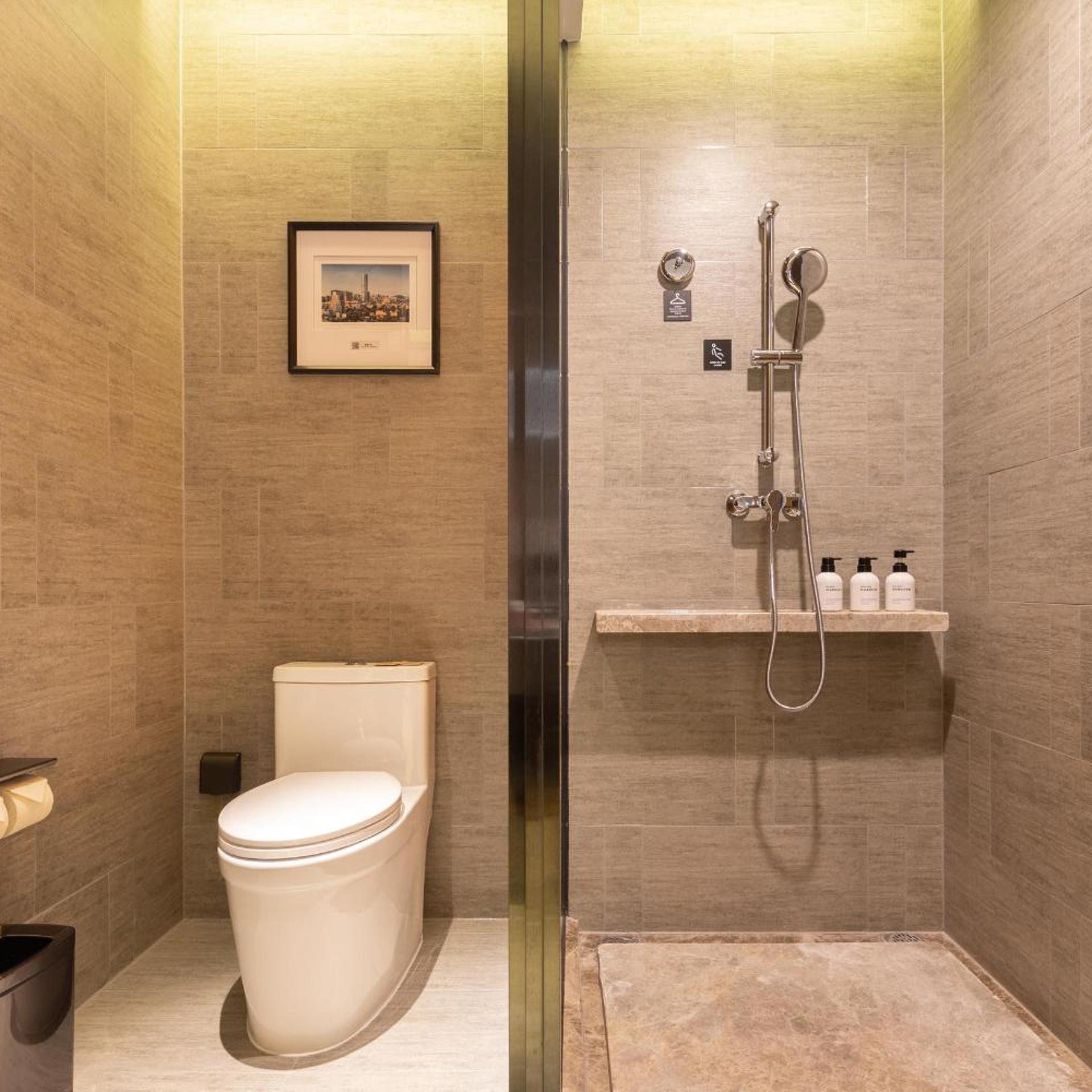 Atour Hotel (Zhongshan North Railway Station, V - PARK plaza) 25/28
