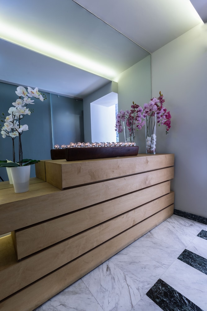 Coral Hotel 3/50