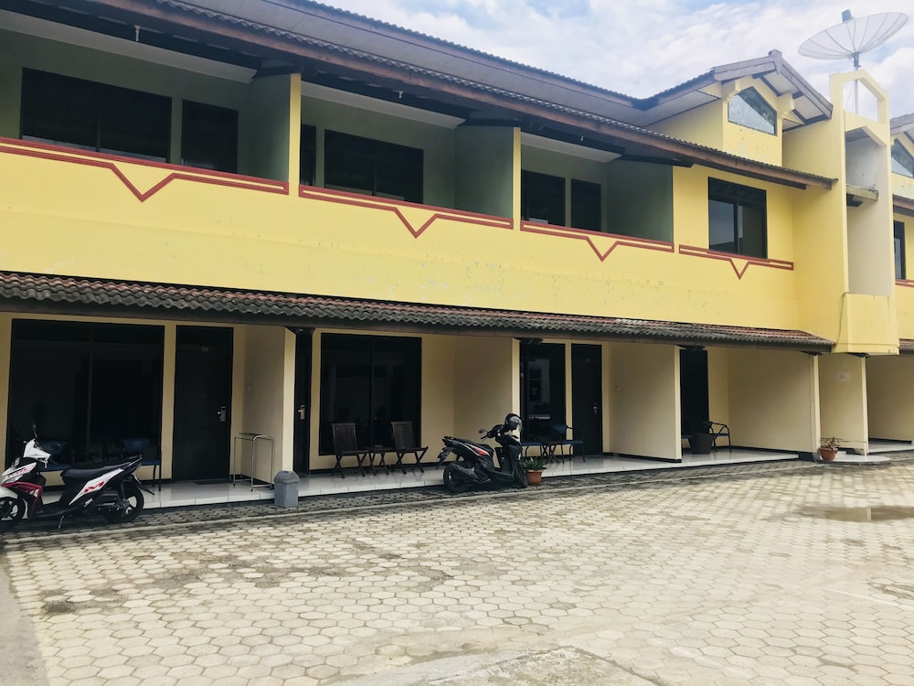 Palapa Hotel 3/50