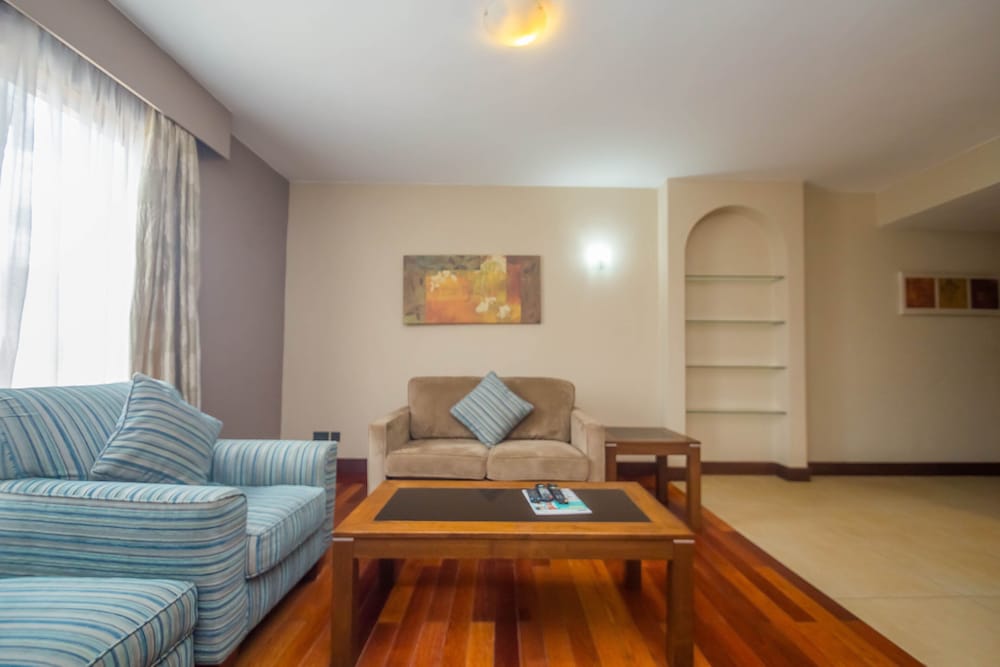 Taarifa Suites 30/50