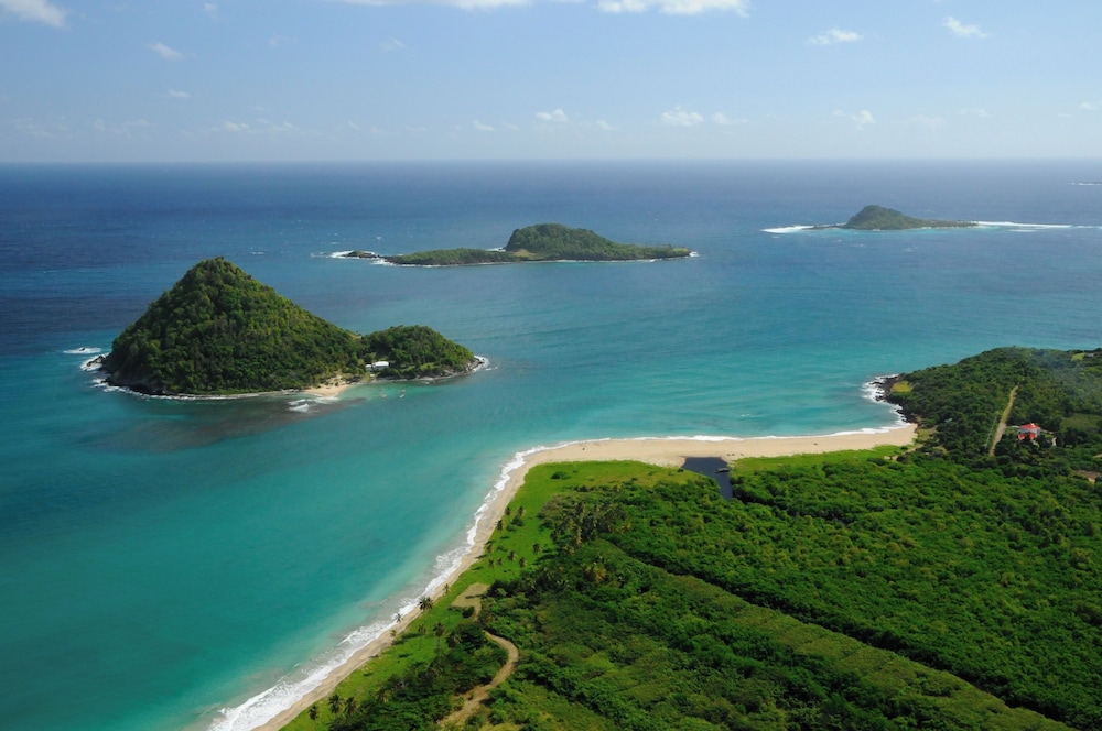 Petite Anse Hotel 42/49