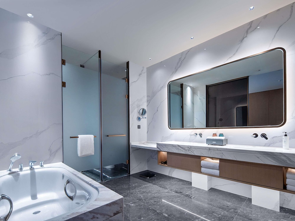 Grand Mercure Chengdu East 49/50